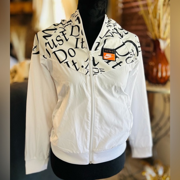 Nike Sportswear Windrunner Windbreaker Youth Hooded Logo White Jacket Size M New - Picture 14 of 16